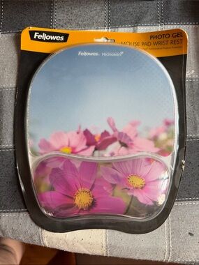 Fellowes Pink Floral Photo Gel Mouse Pad with Wrist Rest
